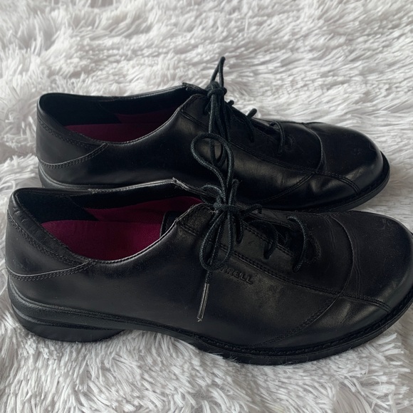 Merrell Black Leather Women's Lace Loafers
Hospitality - Picture 12 of 16